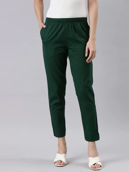 Women Solid Green Cotton Pencil Pant