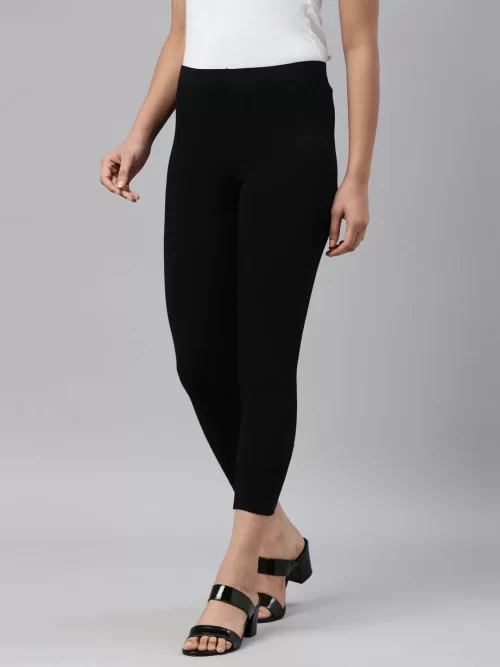 Women Solid Black Cotton Cropped Legging