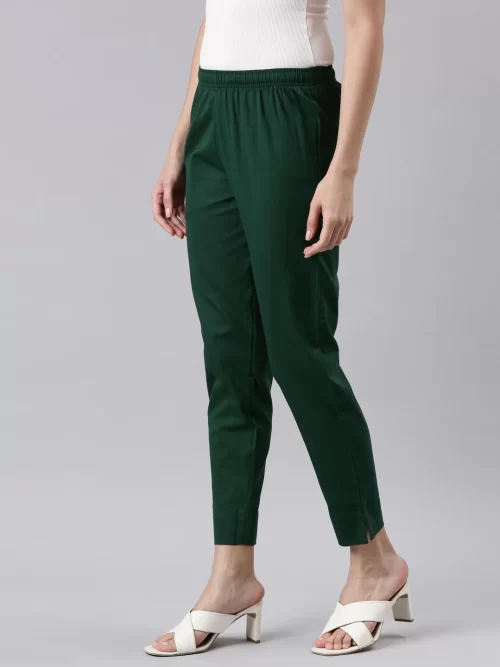 Women Solid Green Cotton Pencil Pant